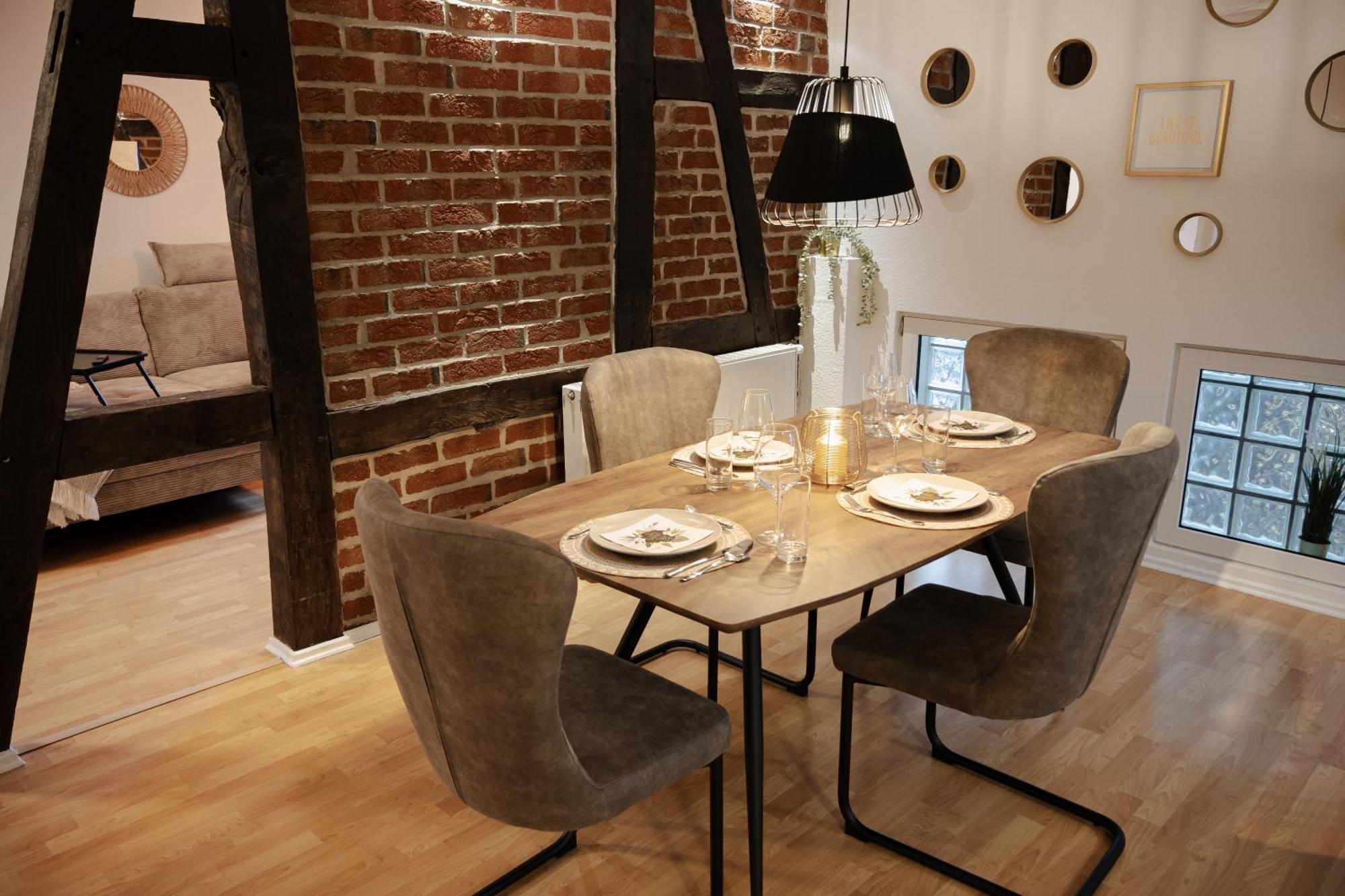 Jasta Homes Altstadt, Zentral, Ueberdachter Parkplatz, Netflix, Vollausstattung, Loft, Modern Und Komfort هاملن المظهر الخارجي الصورة